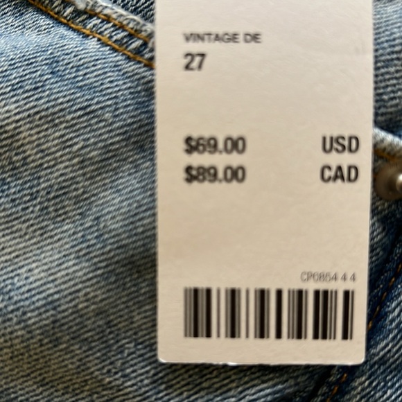 NWT Urban Outfitters Mom-High Rise Jeans Size 27 - Picture 6 of 6